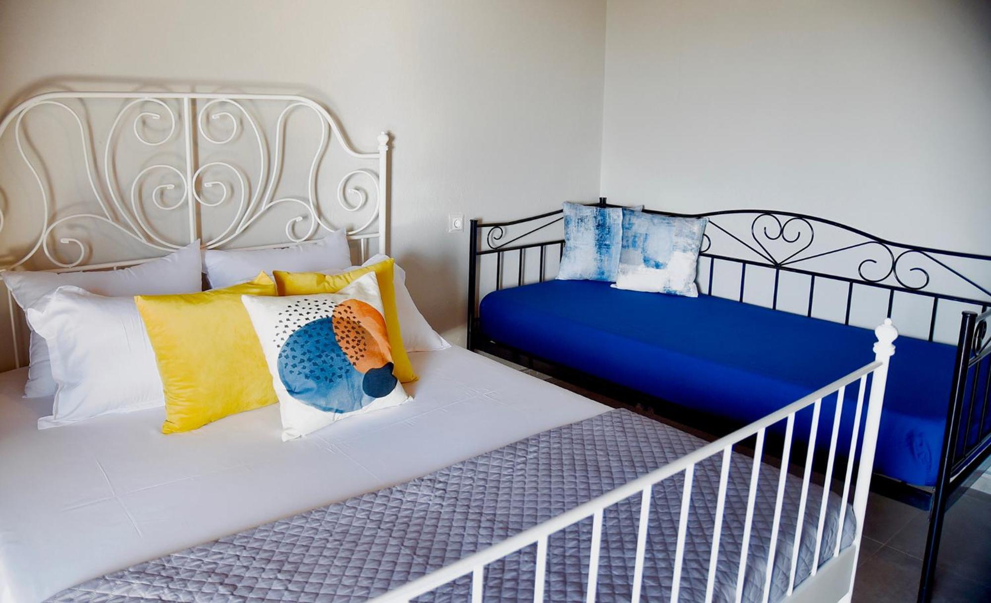Room Nine 9 Beachfront Apartments Nea Kallikrateia Экстерьер фото
