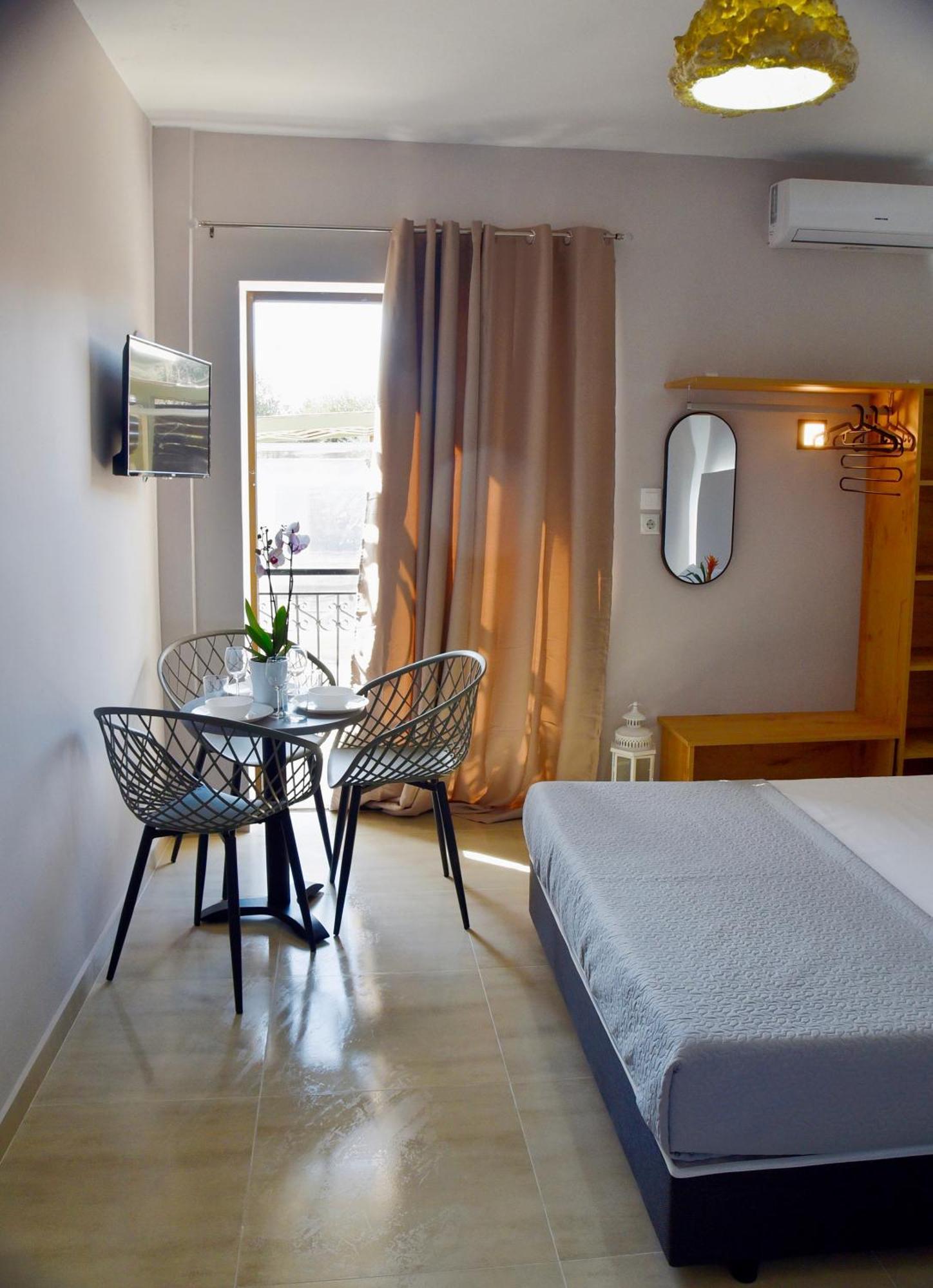Room Nine 9 Beachfront Apartments Nea Kallikrateia Экстерьер фото